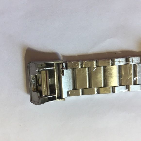 🛍 Fitbit Charge 2 Band Silver Stainless Steel - Picture 7 of 7